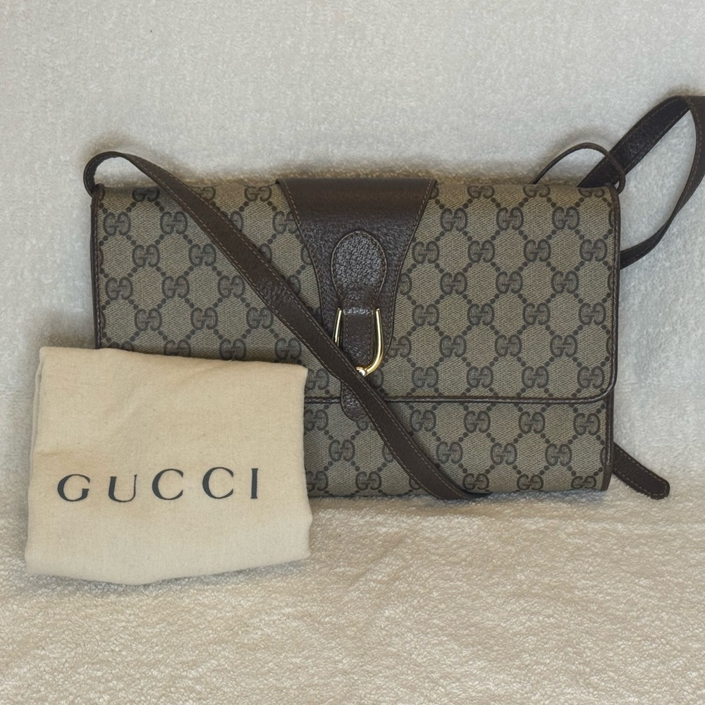 Gucci Vintage GG Supreme shoulder or clutch bag with dust bag.